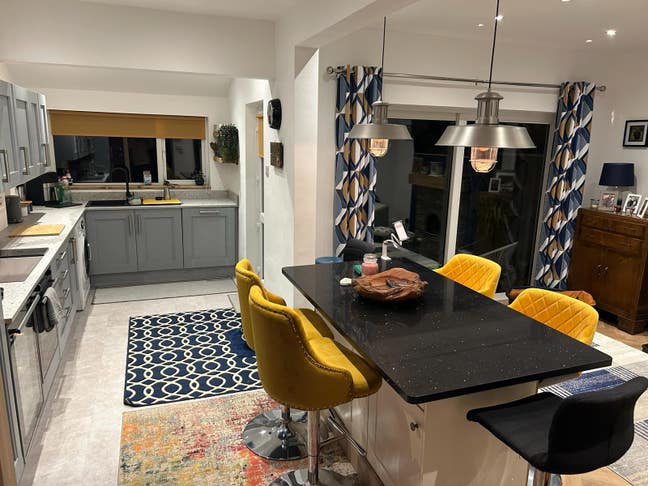 1 small double bedroom available in St George Main Photo