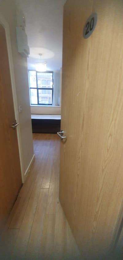 En Suite Apartment in Central Location Available Main Photo