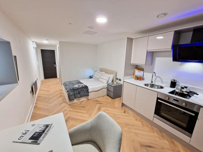 Vista Square - Studio Apartment  - All Bills Inc Main Photo