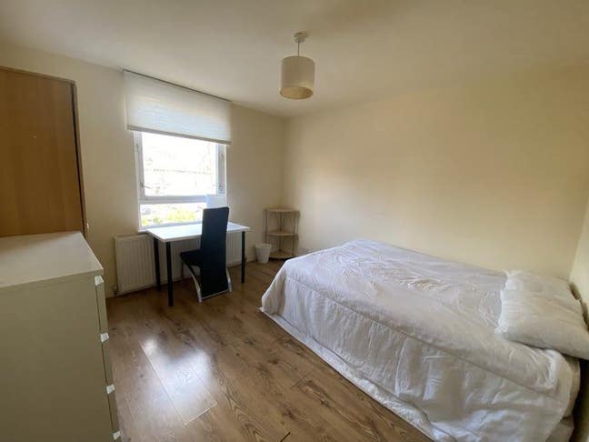 Double Room in Westbourne Park Main Photo