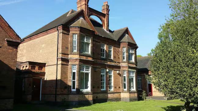 Spacious one bedroom Apartment  Main Photo