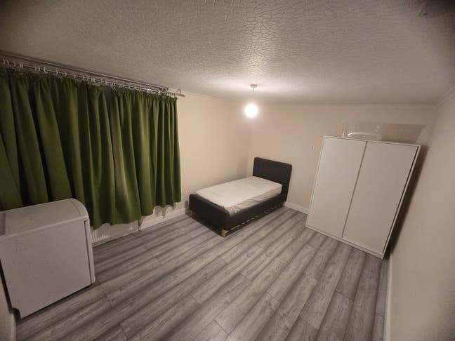Large double room in Maidstone town centre Main Photo