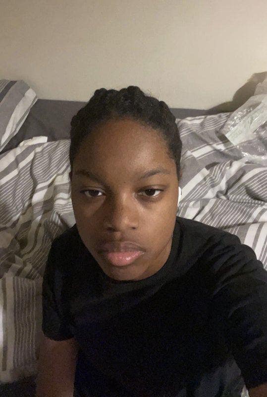 I am a professional female aged 23. I am look... Main Photo