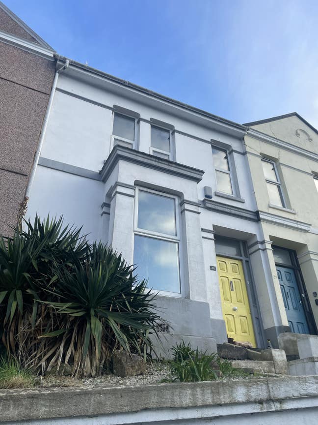 Room available in central Plymouth home Main Photo
