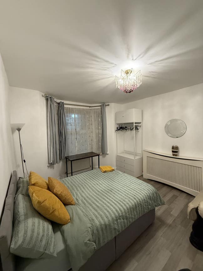 🏡 Rooms available in Wimbledon  Main Photo