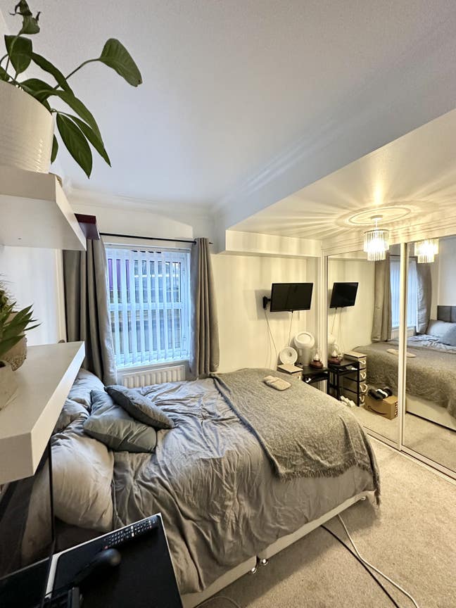 Double En Suite Room in Duplex Apartment Main Photo
