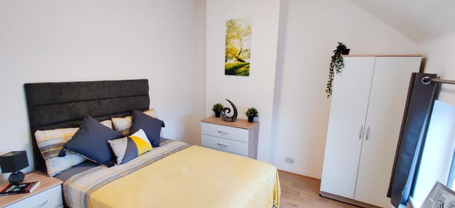 Newly Renovated - Double Room (Ensuite) - Hinckley Main Photo