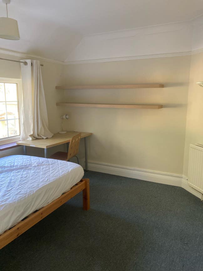 Lovely double room near Kent Uni Main Photo