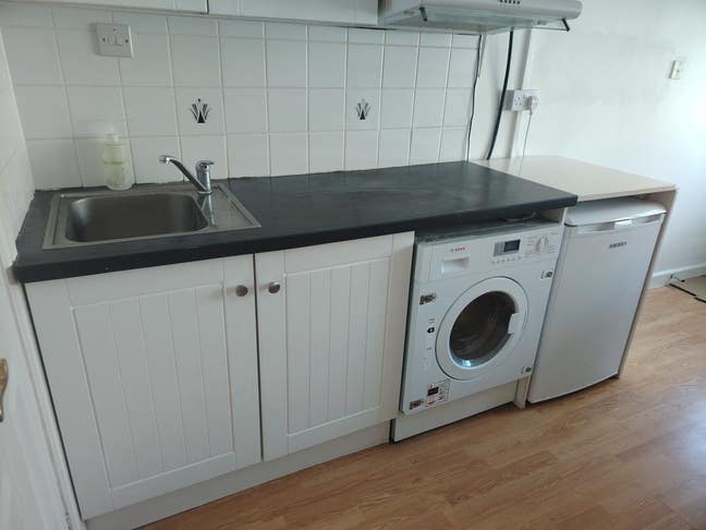 En-suite Studio Main Photo