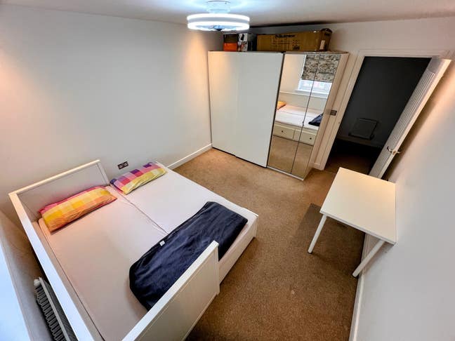 Double room in brand new house Main Photo