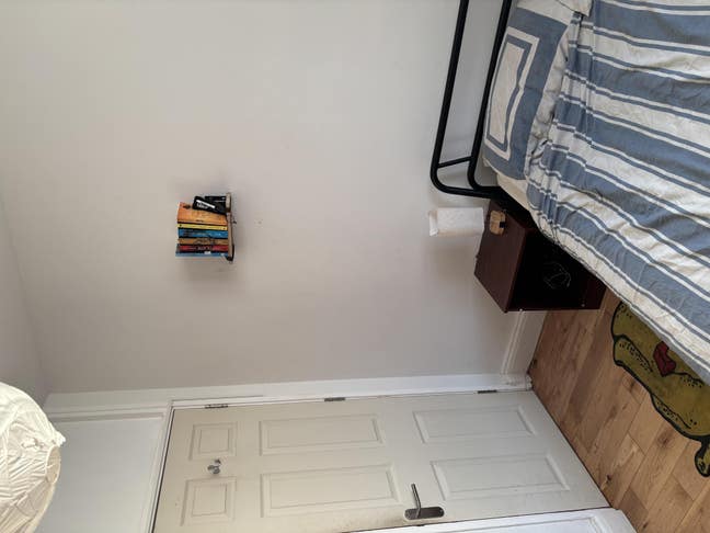 Small double room in Battersea Main Photo