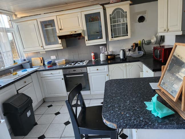 Small room in Newham close transport links Main Photo