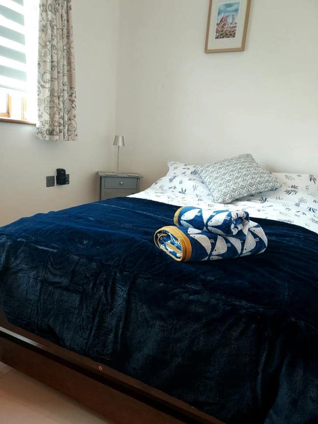 Monday to Friday beautiful single room  Main Photo
