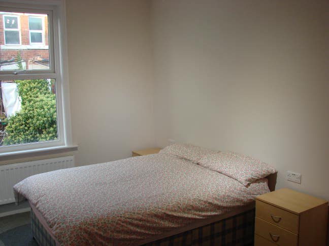2 Rooms in excellent Chapel Allerton 4-share Main Photo