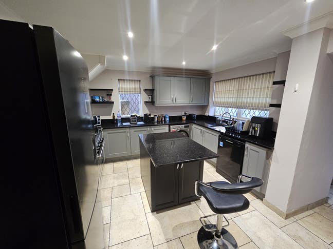 Single Bedroom Blackwater Camberley  Main Photo