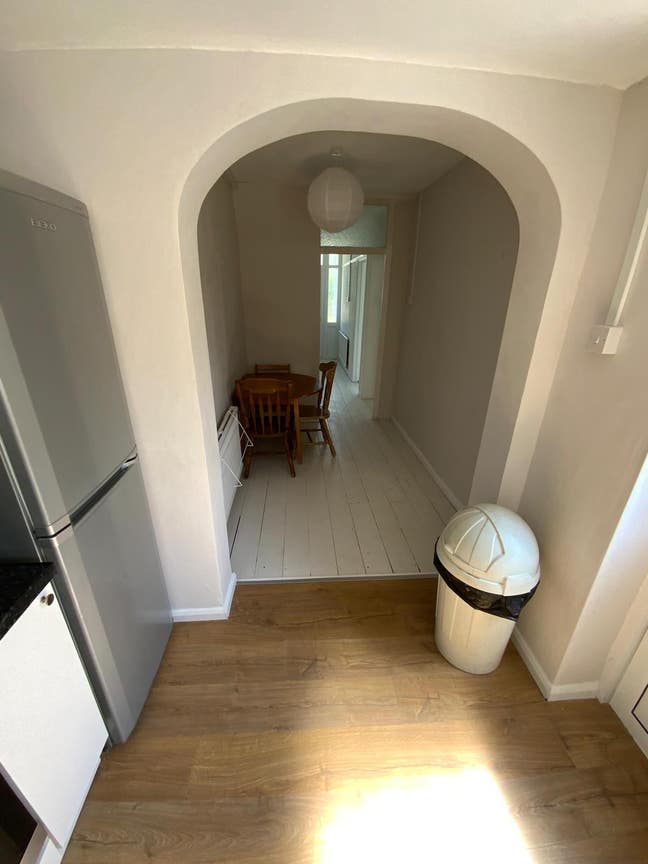 1 fully furnished double room available  Main Photo