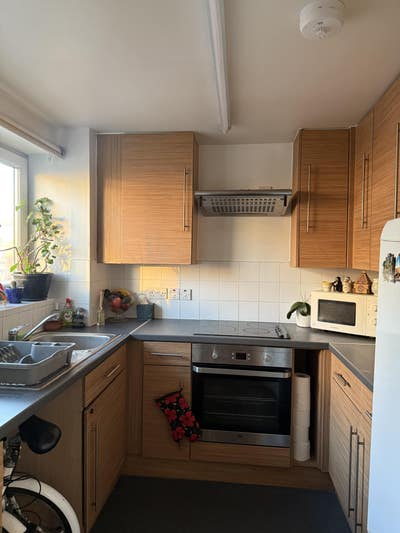 Bright double bedroom in White City  Main Photo