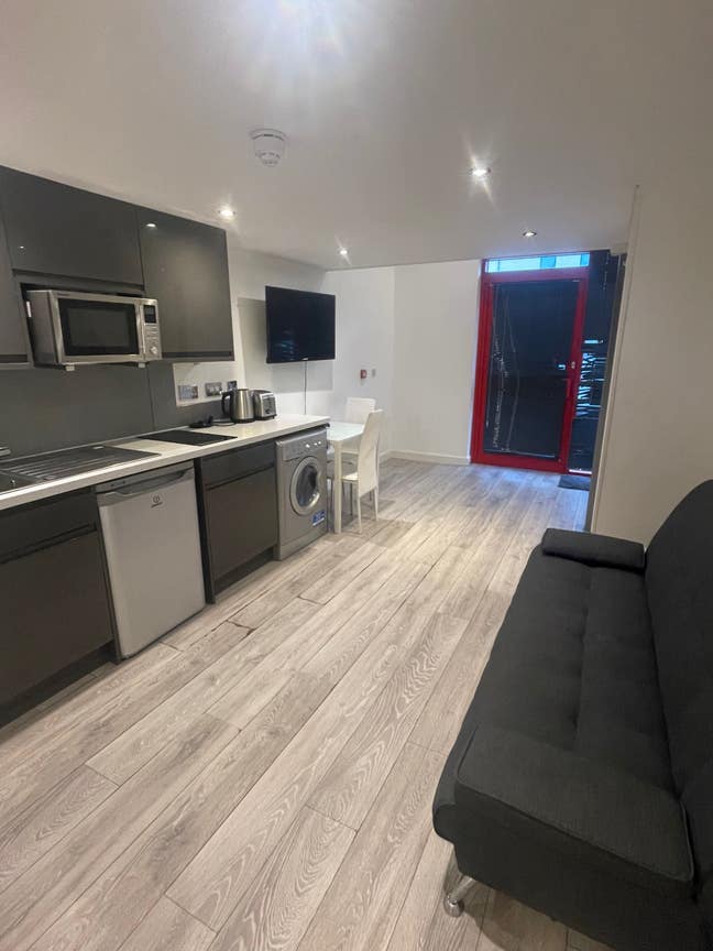 1 Bed/Split Level Flat - All Bills Incl!!! RG1 4FJ Main Photo