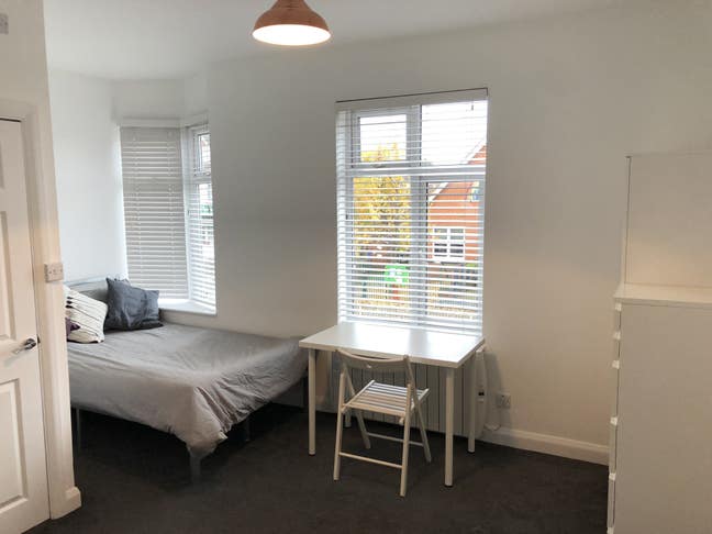 **Large Double Ensuite**Professional Co-Living Main Photo