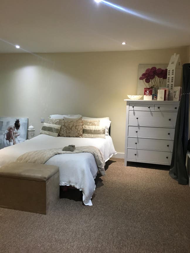 Newark: Large double ensuite room in the centre Main Photo
