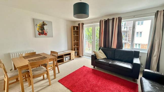 2 Bed Furnished Flat in MK10 Broughton Main Photo