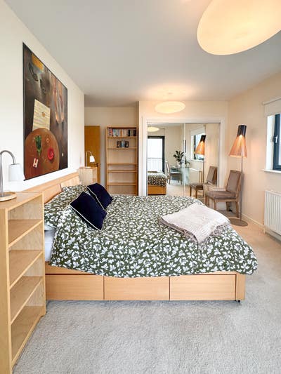 Central large bright double room with en suite  Main Photo