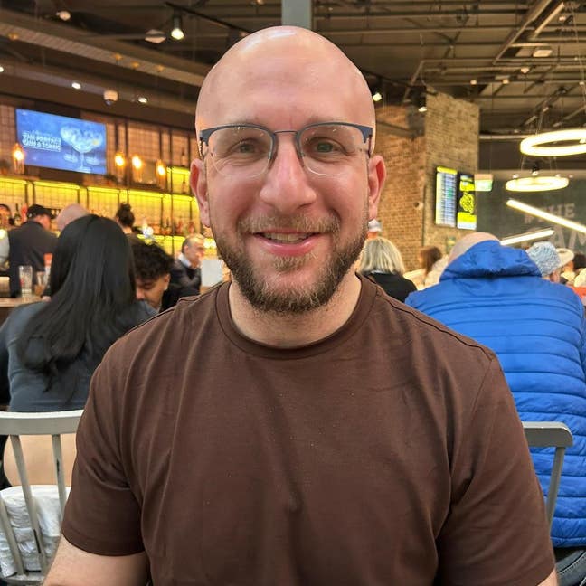 Friendly, clean and social professional Main Photo