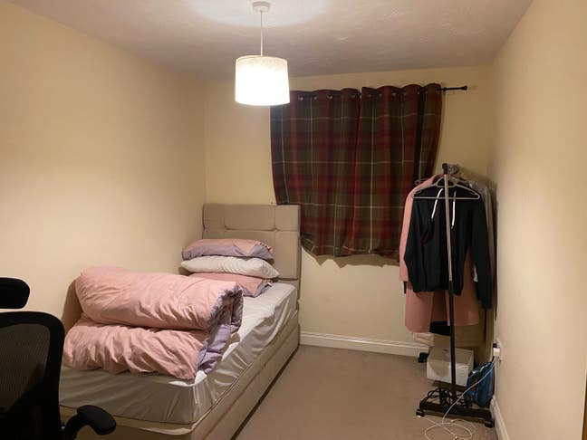 Double Room in 2 bed flat near town center Main Photo