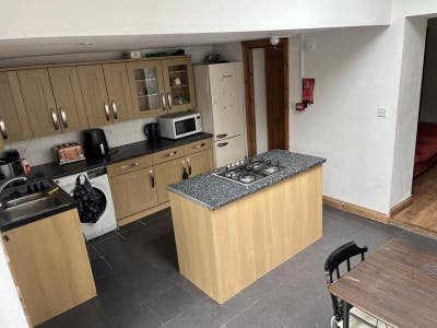 Last room in share close to Centre some bills incl Main Photo