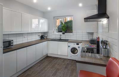 💚  Double Room off Whitegate Drive Main Photo