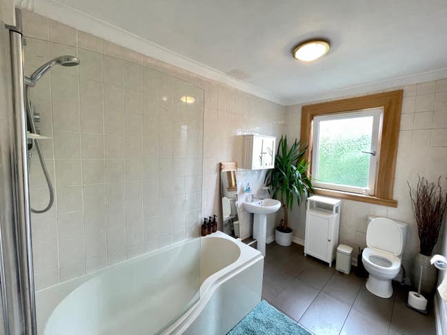 Convenient location 15 mins to city centre  Main Photo