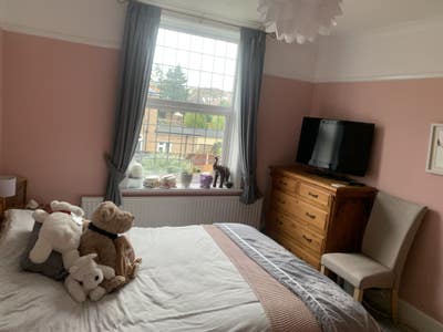 A cosy well furnished room available Main Photo