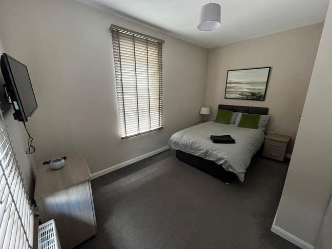 Premium en suite rooms available with parking  Main Photo