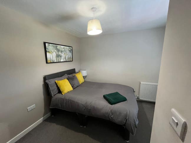 Premium en suite rooms available with parking  Main Photo