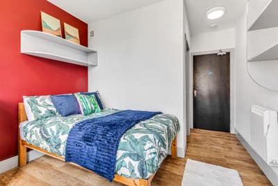 Contemporary Double En-Suite Rooms! ONE LEFT! Main Photo