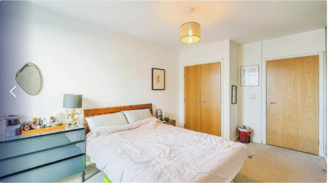 Spacioius Double Bedroom and Own Bathroom to Rent Main Photo