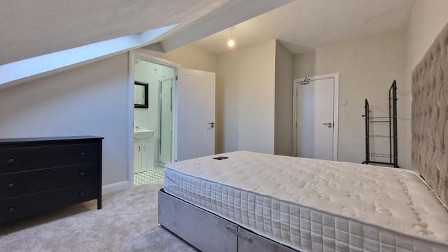 Stunning property - Newington Avenue Main Photo