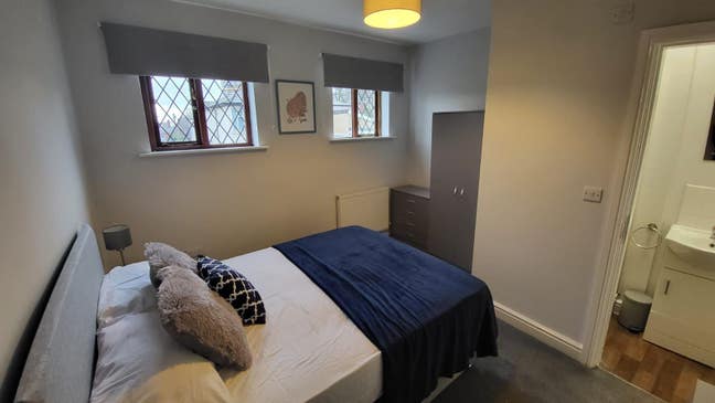 Room in Rotherham - Deposit Alternative Available Main Photo