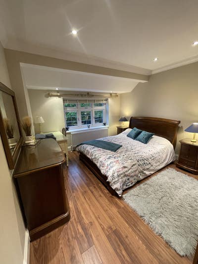 Beautiful double room close to the station! Main Photo