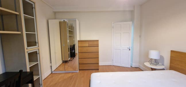 Double Bedrooms in London, Clapham Rd Main Photo