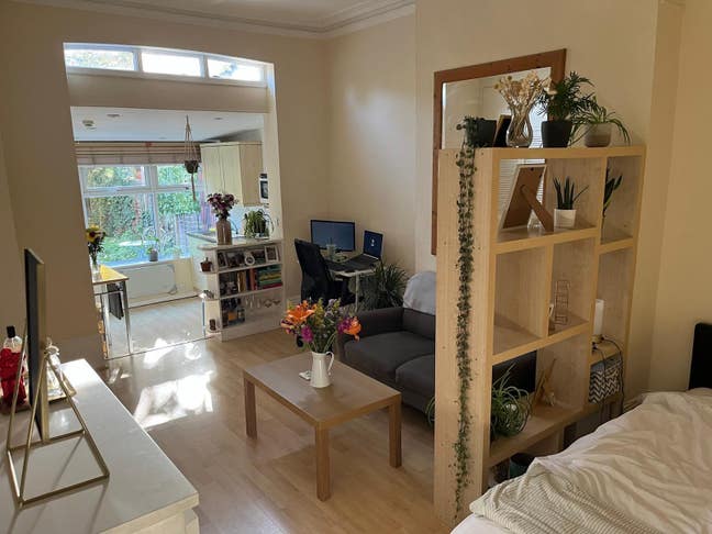 Balham- Extra Large Studio Flat- Own Patio! Main Photo