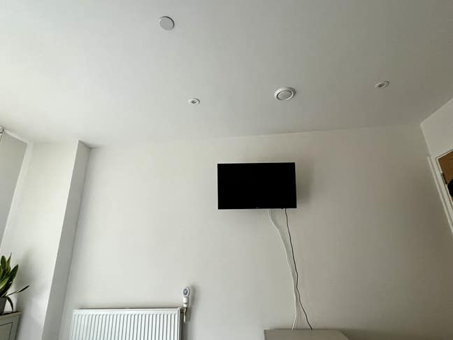 Kingsize En-suite Room with Balcony, Ealing Main Photo