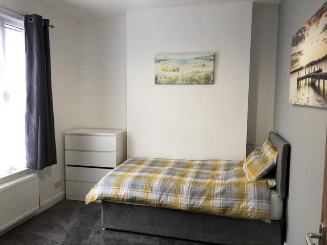 Single Room/Wood St-Kettering Main Photo