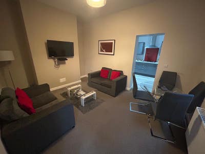 Premium en suite rooms available with parking  Main Photo