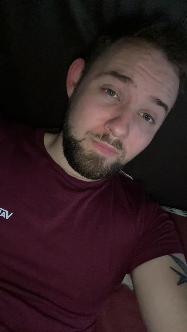 I am a professional male aged 30.   I am look... Main Photo