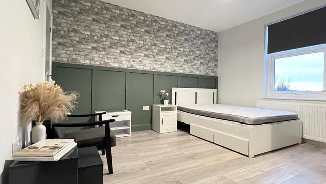  Immaculate  Luxury En-Suite  Studio's Town Centre Main Photo