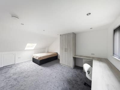 En Suite Room, Bills Included! Main Photo