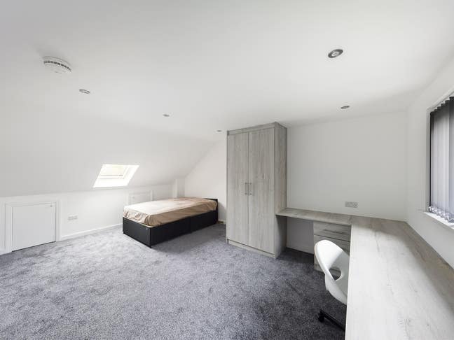 En Suite Room, Bills Included! Main Photo