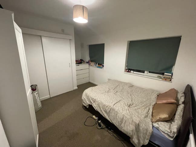 En-suite Double Room in Town Centre Train Station Main Photo