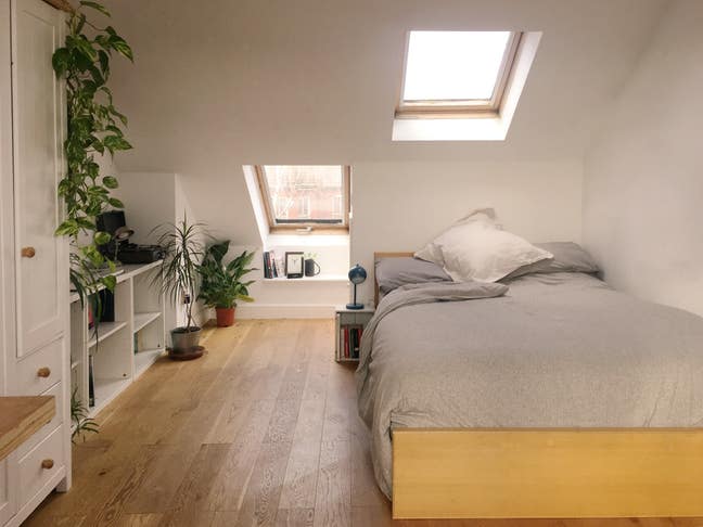 Attic room with ensuite. Mon-Fri from Sept 25 Main Photo